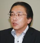 平出峰雄氏