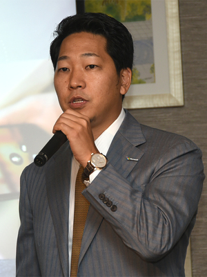 写真1：日本マイクロソフト 執行役員 常務 マーケティング＆オペレーションズ部門担当の岡玄樹氏