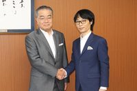 写真1●TKC代表取締役社長の角一幸氏(写真左)と、FFRI代表取締役社長の鵜飼裕司氏(写真右)(提供:TKC、FFRI)