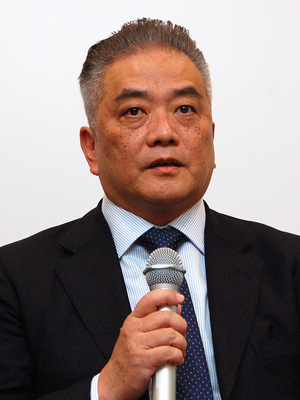 写真1：日立ハイテクノロジーズでデジタル推進本部理事本部長を務める酒井卓哉氏