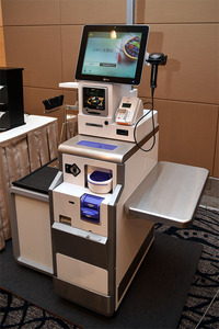 写真3●NCR Fastlane SelfServ Checkout Release 6J NCRフレックスセルフの外観