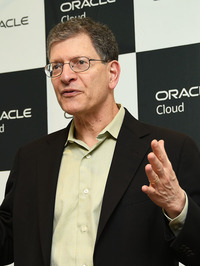写真1:米Oracleでデータベース・サーバー技術担当エグゼクティブ・バイスプレジデントを務めるAndrew Mendelsohn(アンドリュー・メンデルソン)氏
