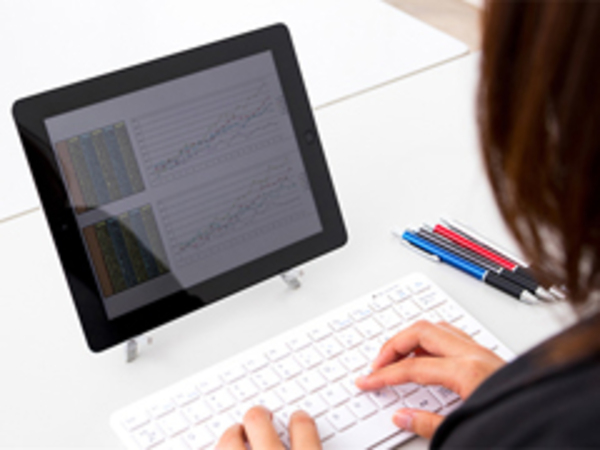 写真1●Splashtopを使ってスマートデバイスからWindowsをリモート操作している様子(出所:NTTデータ)