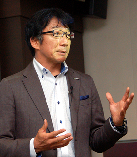 写真1：日本マイクロソフトの執行役員常務でコンシューマー＆デバイス事業本部長の檜山太郎氏