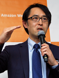 写真1:アマゾンウェブサービスジャパンで技術統括本部レディネス&テックソリューション本部本部長/プリンシパルソリューションアーキテクトを務める瀧澤与一氏