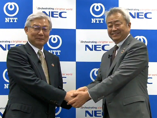 写真1：NEC代表取締役執行役員社長兼CEOの新野隆氏（写真左）と、NTT代表取締役社長社長執行役員の澤田純氏（写真右）