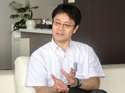 写真1：公共イノベーション代表取締役の川島 宏一 委員